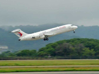 南昌往返澳门 国产飞机C909首条地区航线开通