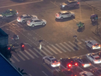 暴雨黄色预警信号！多图直击成都再迎暴雨