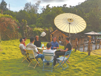 数据醒沃土 村咖漫茶歌